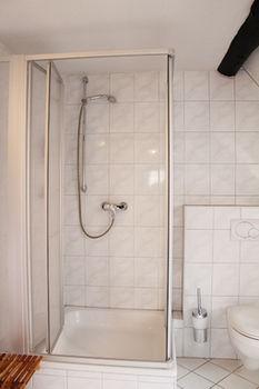 Hotel Haus Landgraf วัลล์ดอร์ฟ ภายนอก รูปภาพ