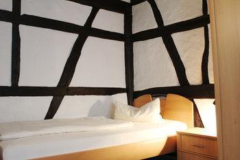 Hotel Haus Landgraf วัลล์ดอร์ฟ ภายนอก รูปภาพ