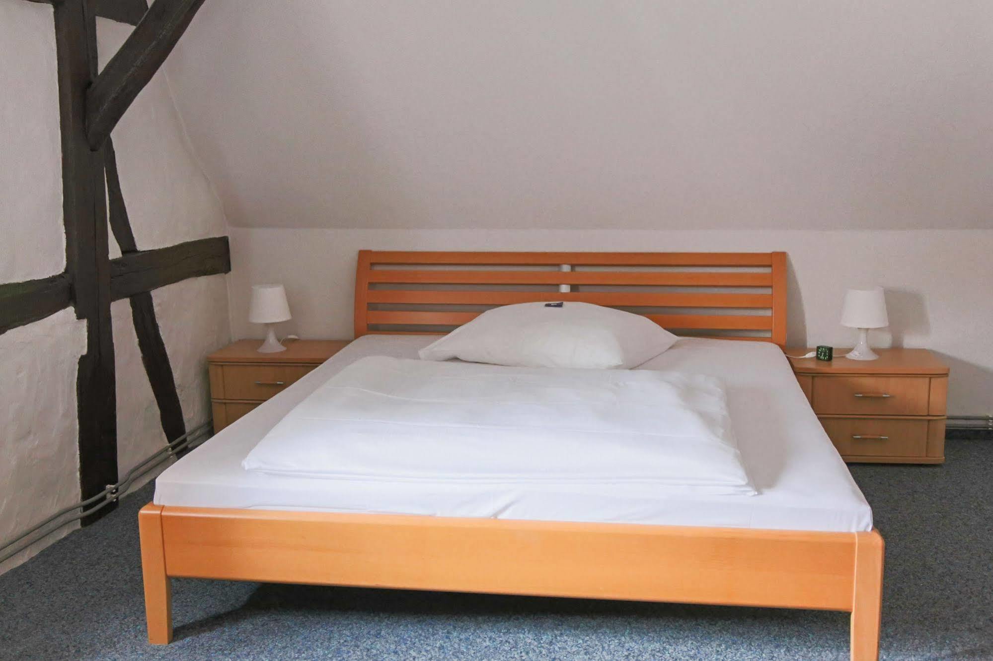Hotel Haus Landgraf วัลล์ดอร์ฟ ภายนอก รูปภาพ